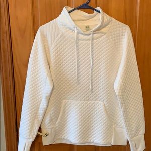 White quilted sweatshirt